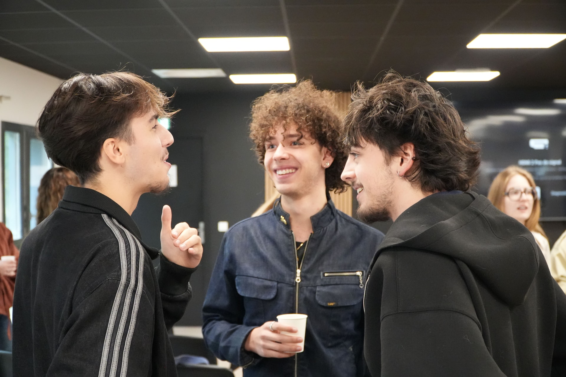 étudiants qui sourient
