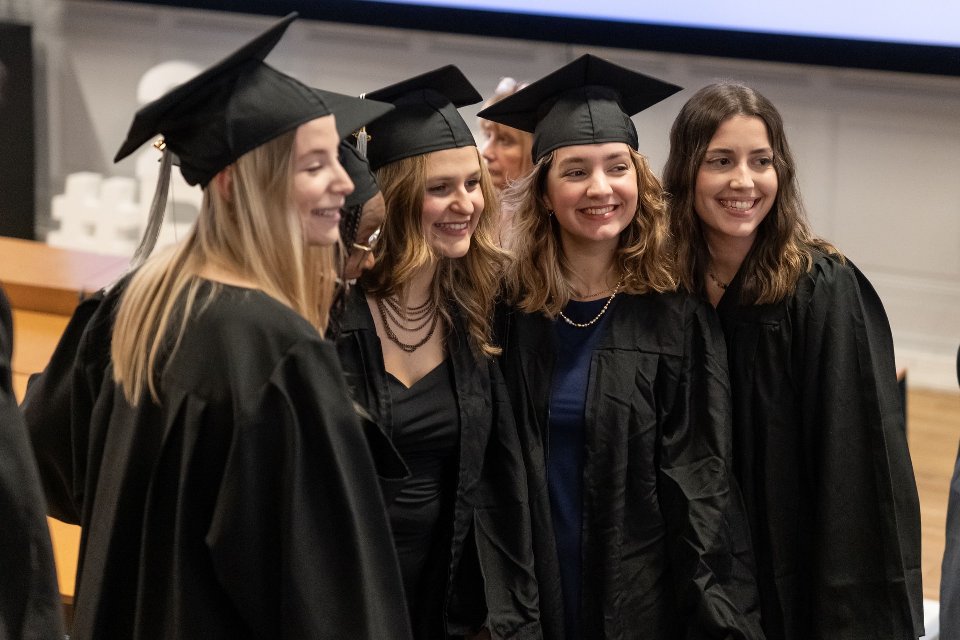 Etudiantes diplômées de l'ESP - école de communication
