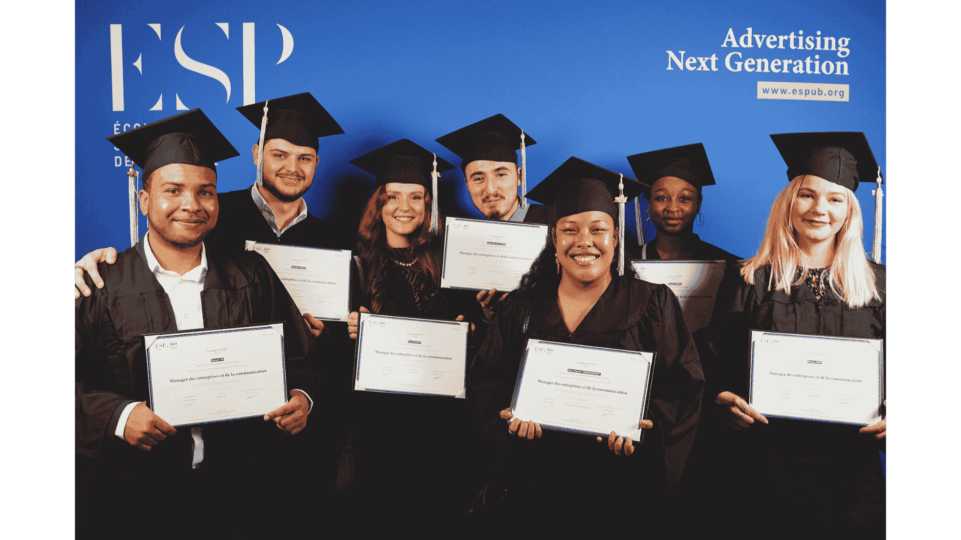 Les étudiants en communication de l'ESP en cérémonie de remise de diplômes