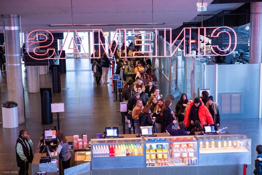 Les équipes se retrouvent au cinéma pour la fin de la compétition