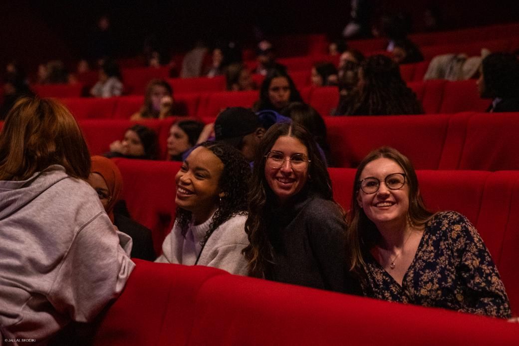Les étudiants en restitution au cinéma