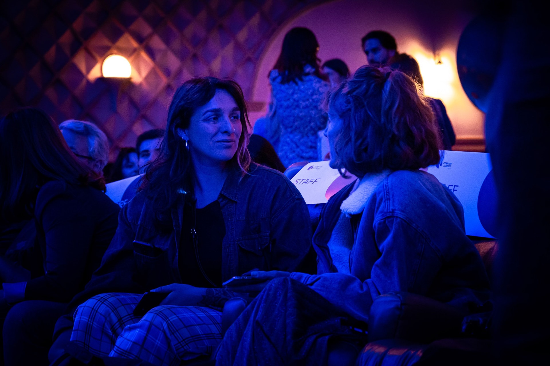 étudiantes lors de la cérémonie Com For Change