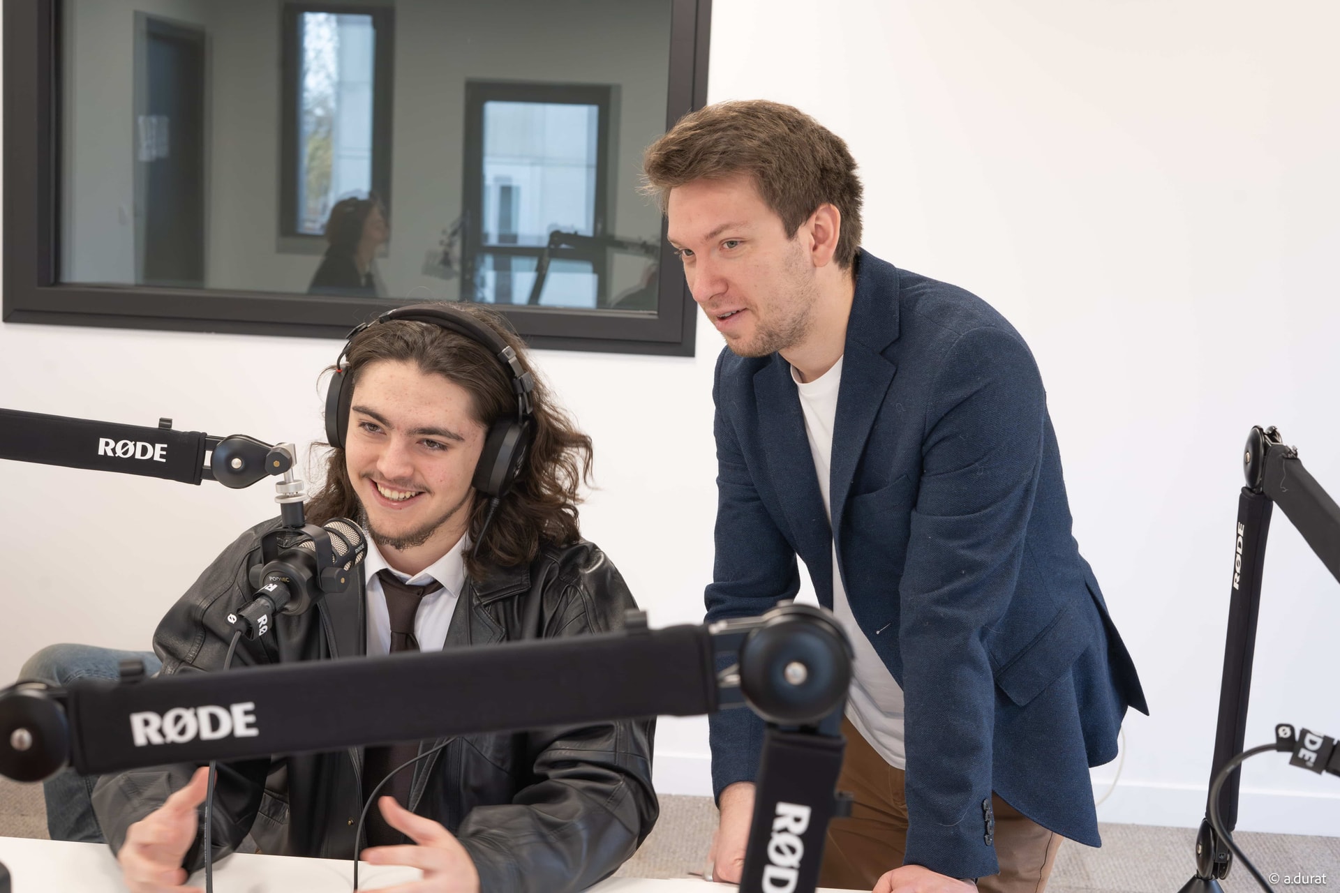 Initiation au podcast à l'ESP Lille avec 1 étudiant et 1 intervenant