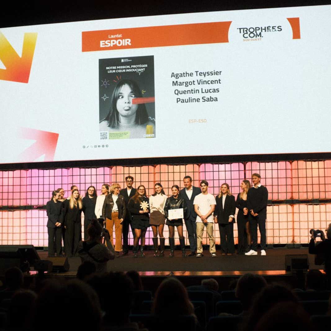 Nos étudiants remportent le trophée espoir de la com' 2025