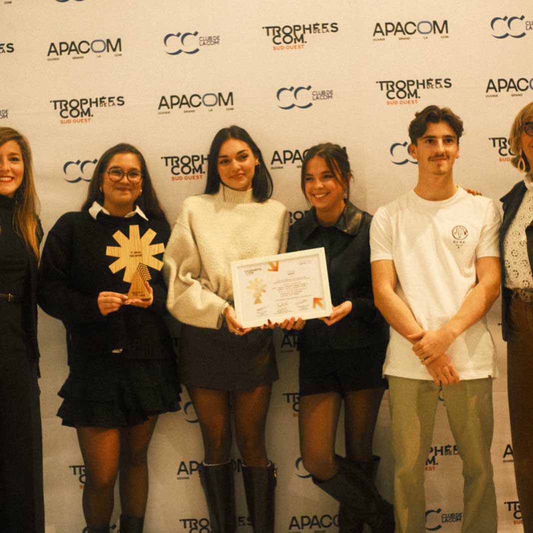 Nos étudiants remportent le trophée espoir de la com' 2025