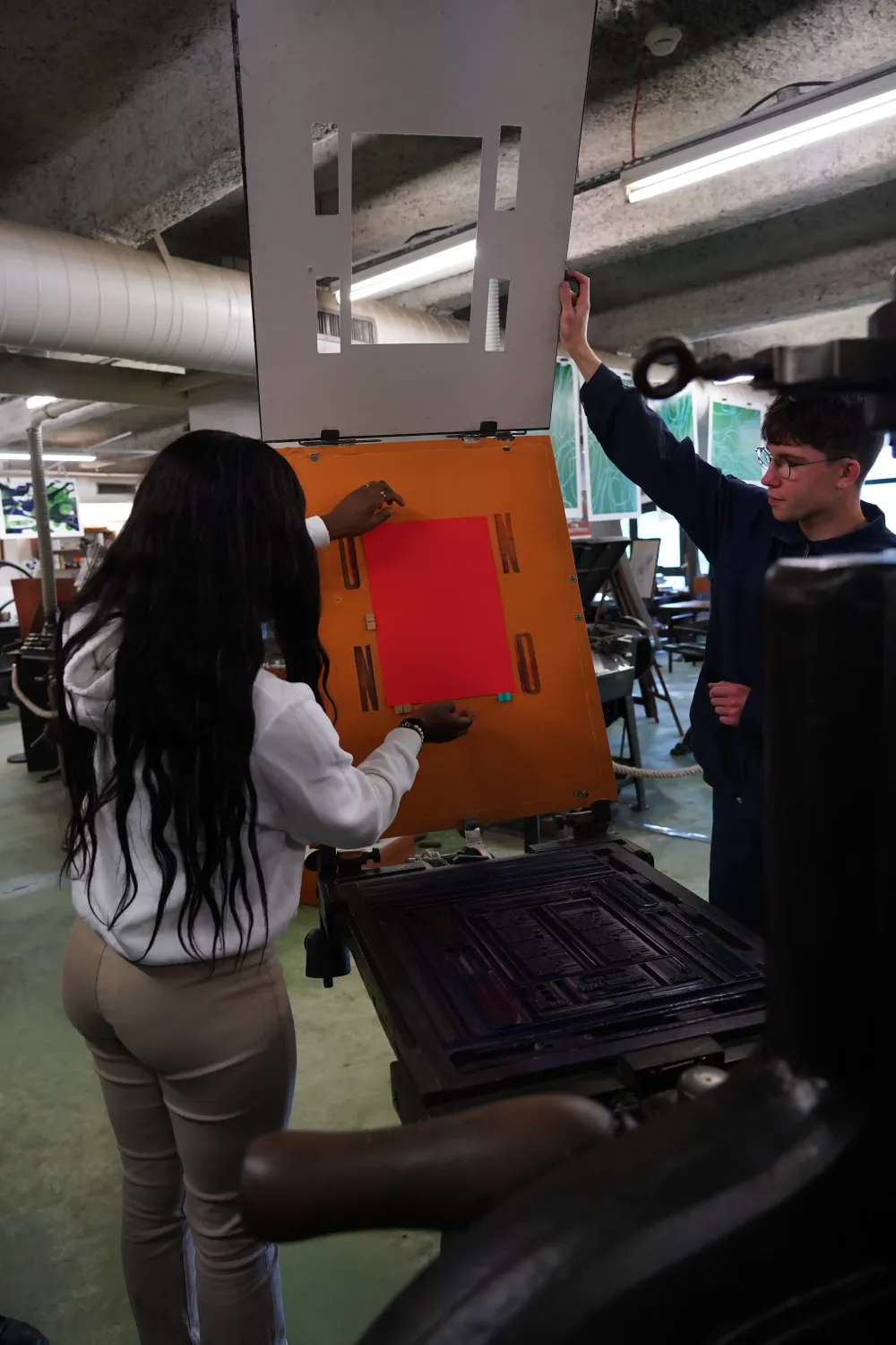 Techniques de fabrication en imprimerie : les étudiants de l’École Supérieure de Publicité en mission pour la caserne des pompiers de La Bernerie - Cours de fabrication en imprimerie