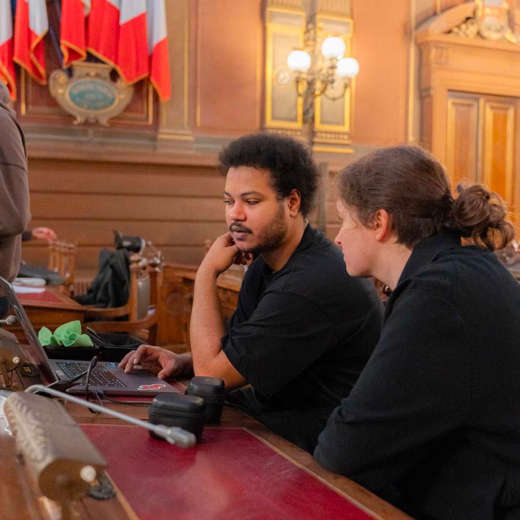 Le métier d'acheteur d'art et TV