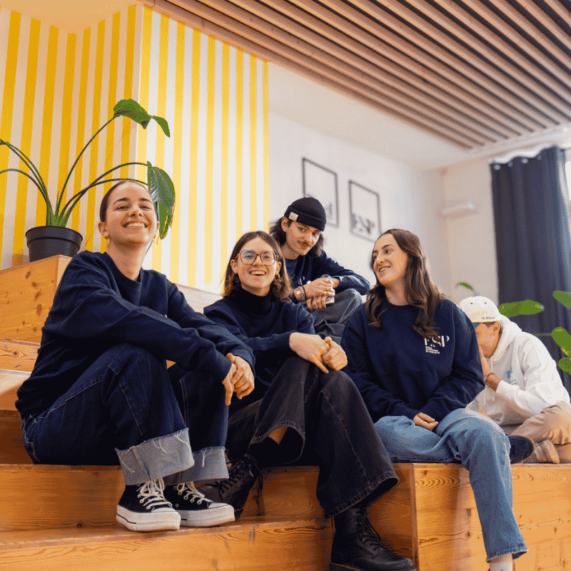 Les étudiants de Lyon, dans le plateau de l'ESP école.