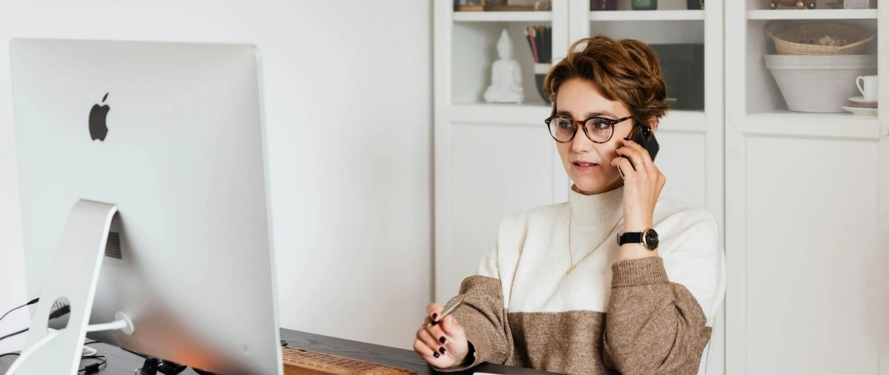 Une manageuse en webmarketing.