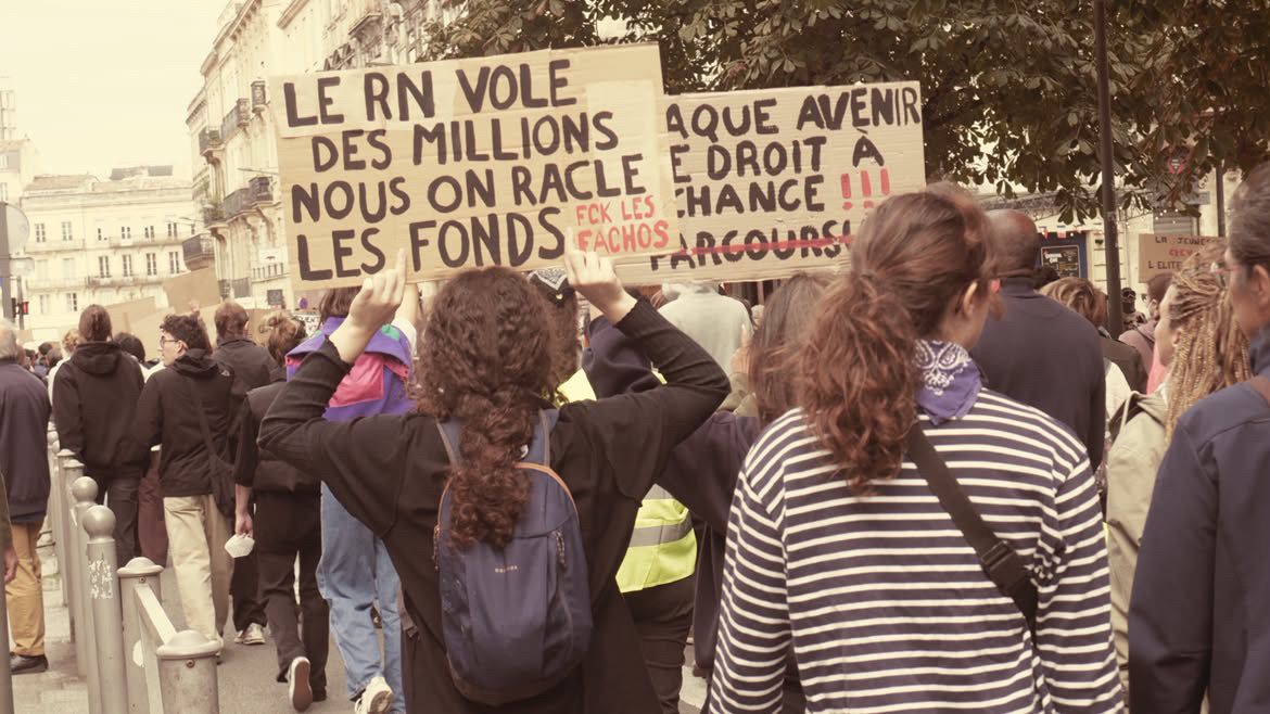 Les étudiants pendant la manifestation